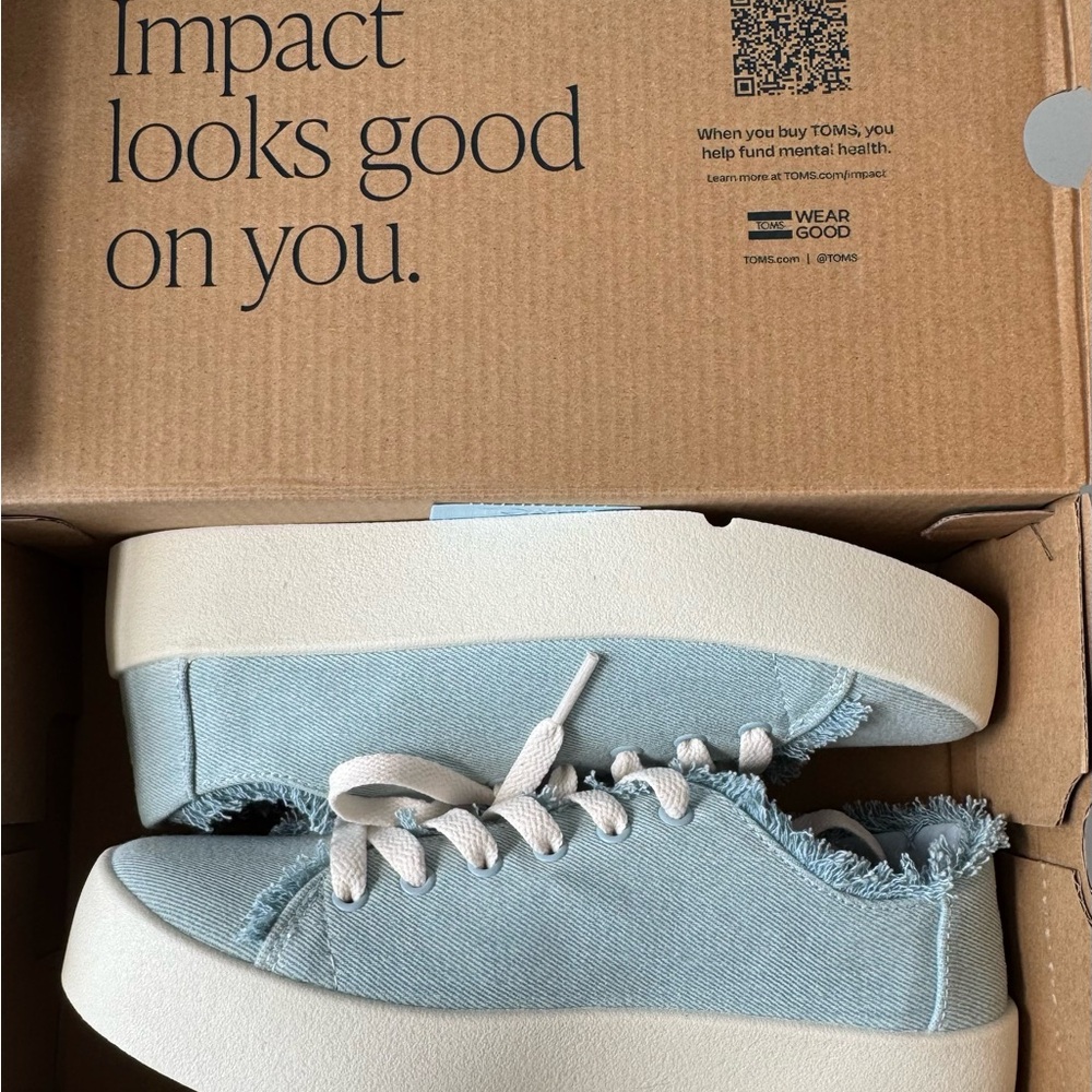 TOMS Verona Lace Up Pastel Blue Denim/Fray Sz 7